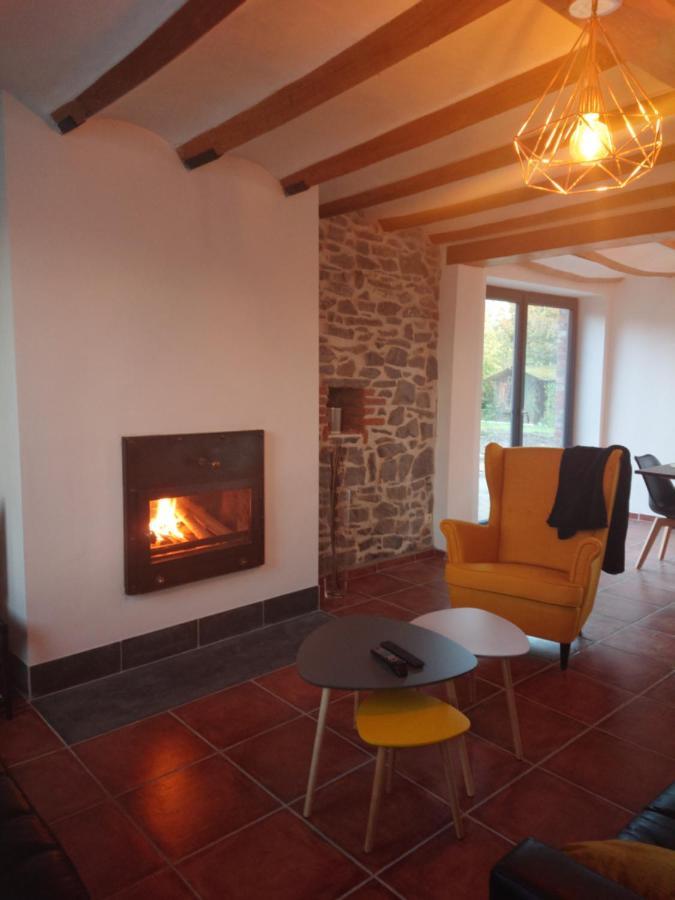 Le 3 De Gussignies Villa Exterior photo